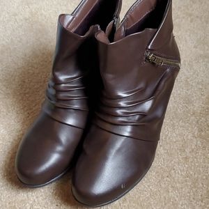 Brown i Comfort booties